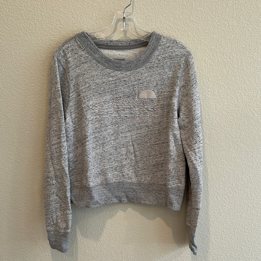 Abercrombie & Fitch Gray cropped Crewneck Sweatshirt, size M